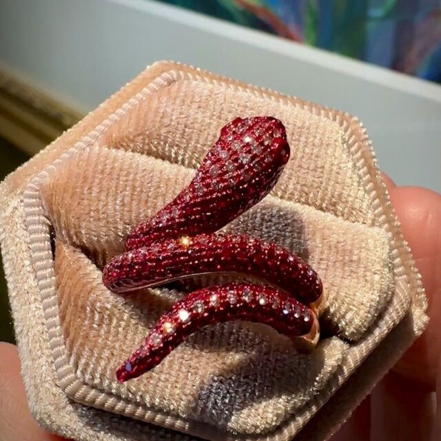 Our animal collection is ever growing, and if we're being completely honest, we're a bit partial to a good snake. Meet Syrus: A handsome fellow covered head to tail in diamonds with a red rhodium finish. 
Metro Broker Jewelers - Find A Treasure, Save A Fortune💎
Stop in today or call us for pricing and availability📱
410-653-5880
#metrobrokerjewelers #metrobroker #metrobrokerltd #mbj #pikesville #reisterstown #owingsmills #maryland #gold #oldgold #antiquejewelry #vintagejewelry #estatejewelry #estatejewelryforsale #diamondrings #engagementrings #naturaldiamonds #abgrowndiamonds #baltimorejeweler #jewelryrepair #jewelrydesign #snakelover #snakering #snakes #snakejewelry #serpentjewelry
